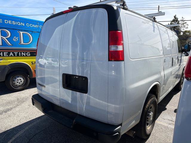 Used 2021 Chevrolet Express 2500 w/ Driver Convenience Package RWD image 5