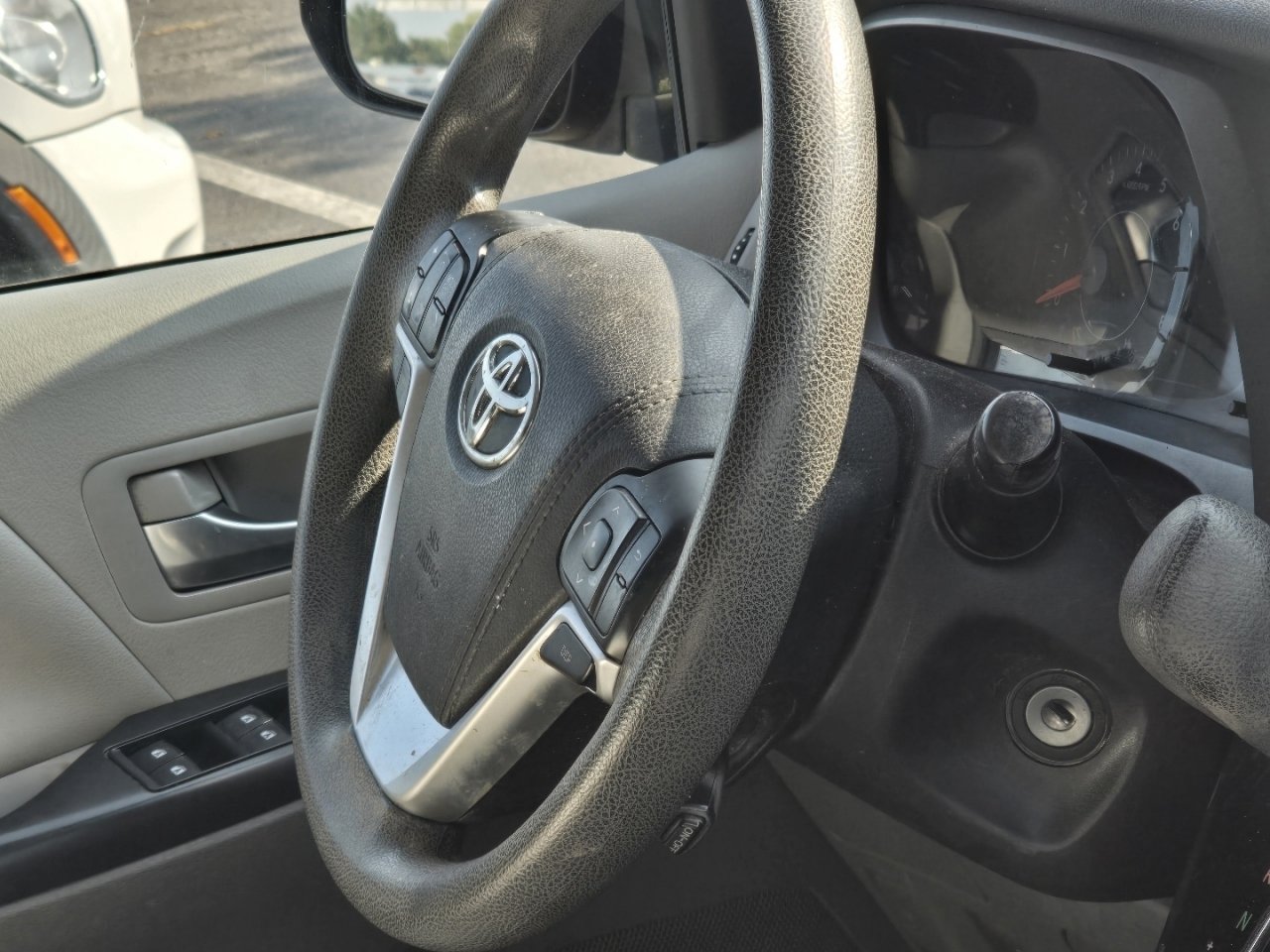 Used 2017 Toyota Sienna LE FWD image 15