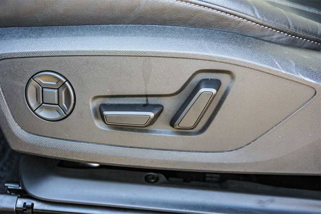 Used 2025 Audi Q6 e-tron Premium w/ Convenience Package image 21