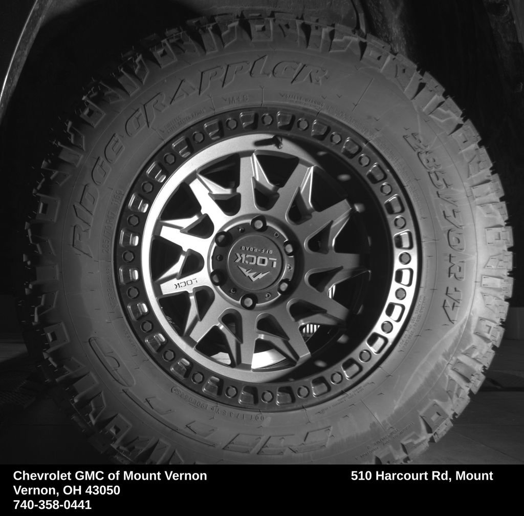 Used 2022 Toyota 4Runner SR5 Premium w/ Moonroof Package AWD/4WD image 15
