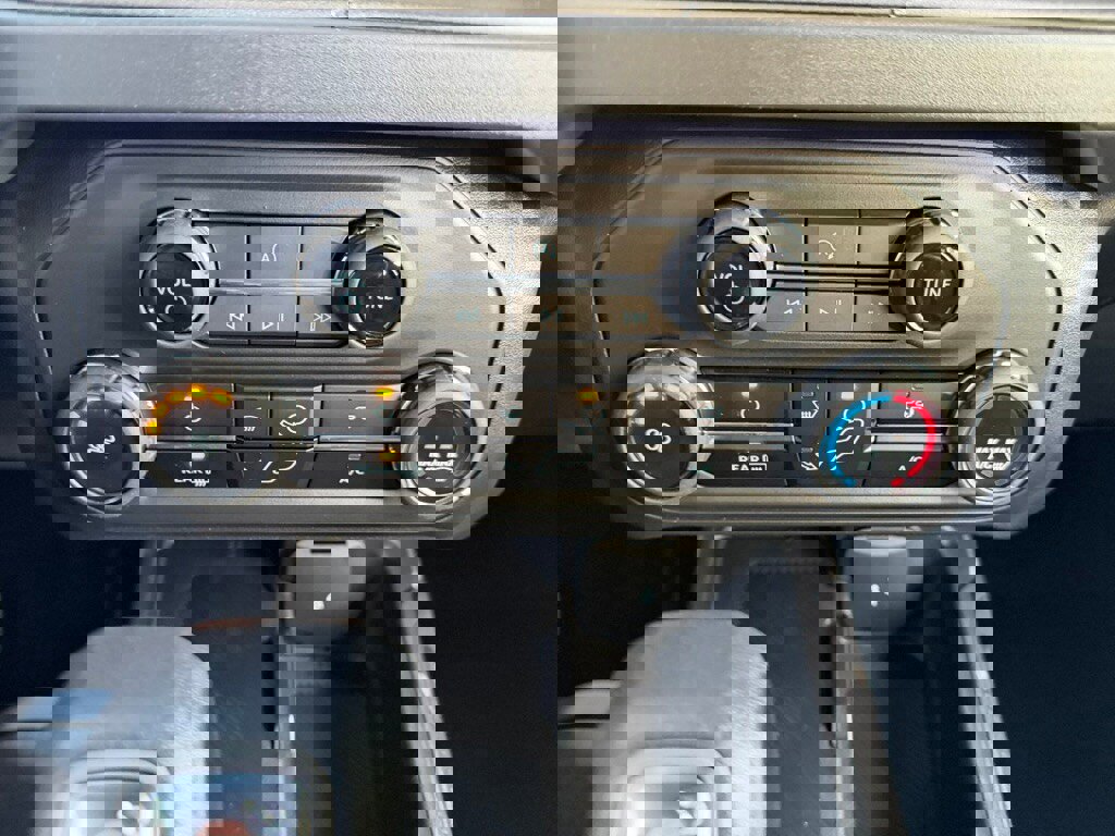 New 2025 Ford Bronco 4-Door image 19