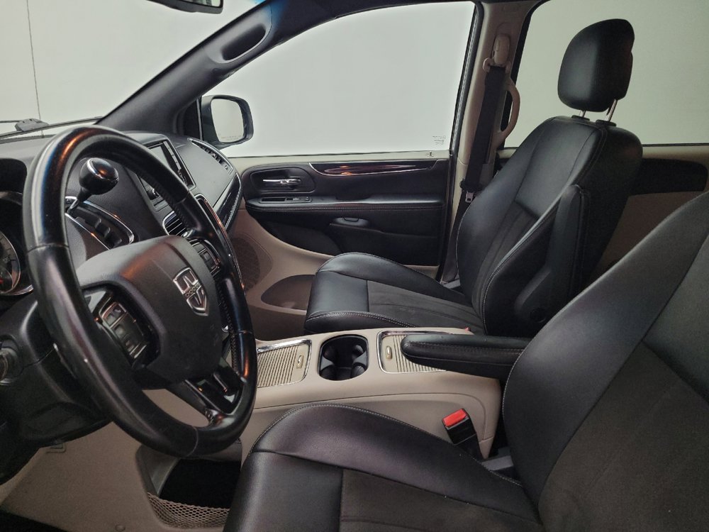 Used 2020 Dodge Grand Caravan SXT FWD image 17