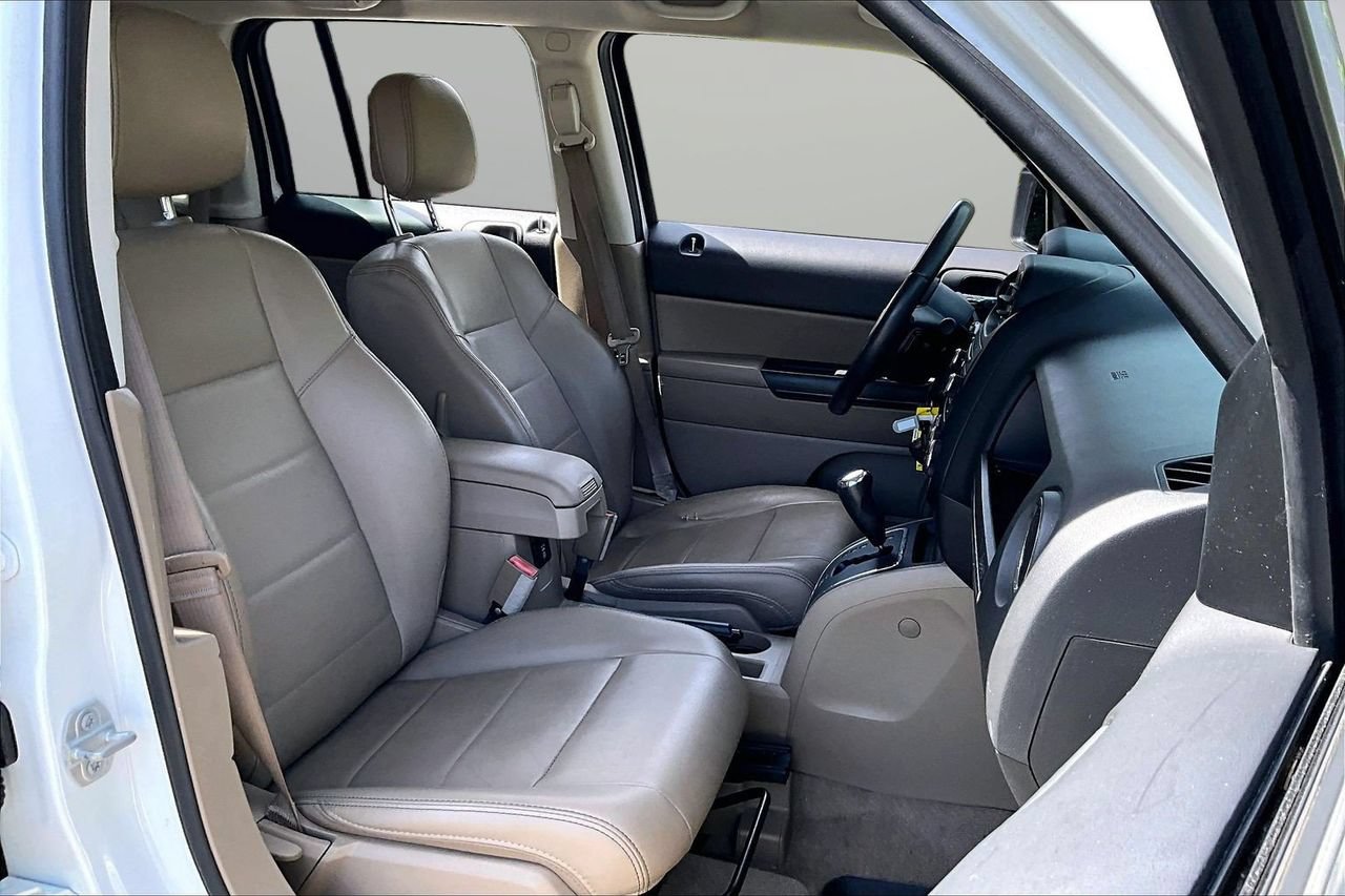 Used 2015 Jeep Patriot High Altitude FWD image 21