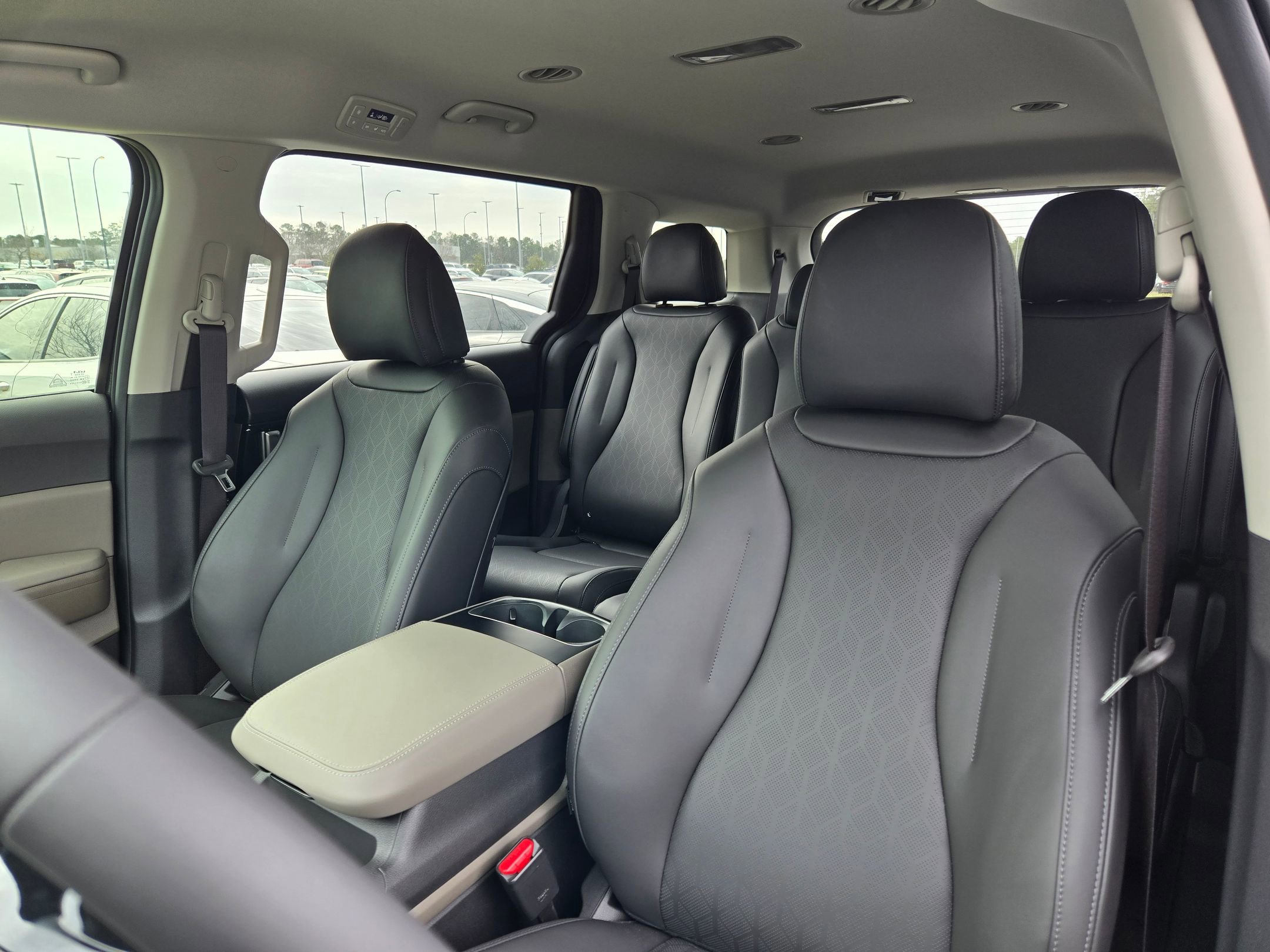 New 2026 Kia Carnival FWD image 23