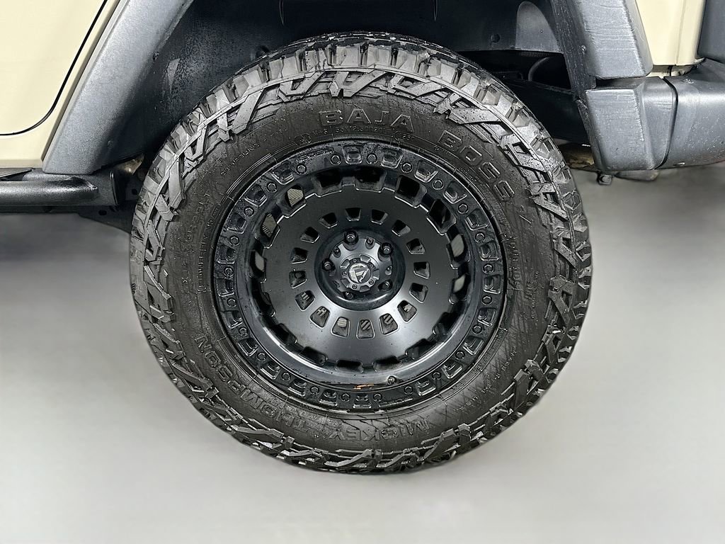 Used 2017 Jeep Wrangler Unlimited Rubicon image 34