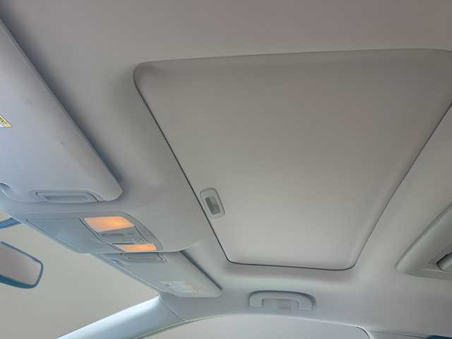 Used 2016 Nissan Quest Platinum FWD image 14
