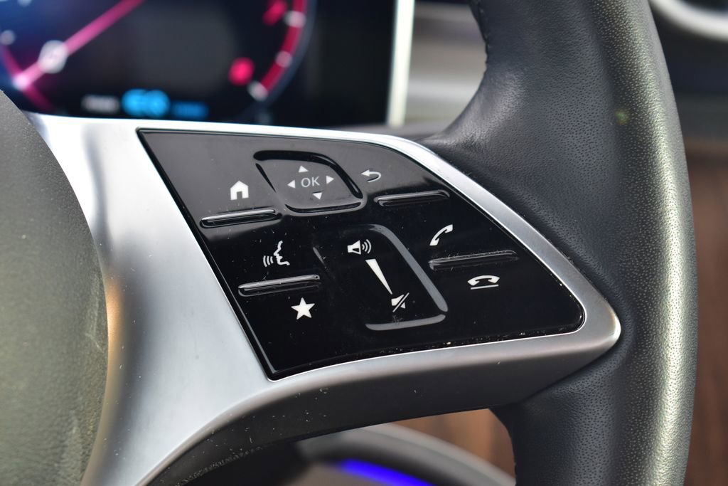 Certified 2022 Mercedes-Benz C 300 4MATIC Sedan image 17