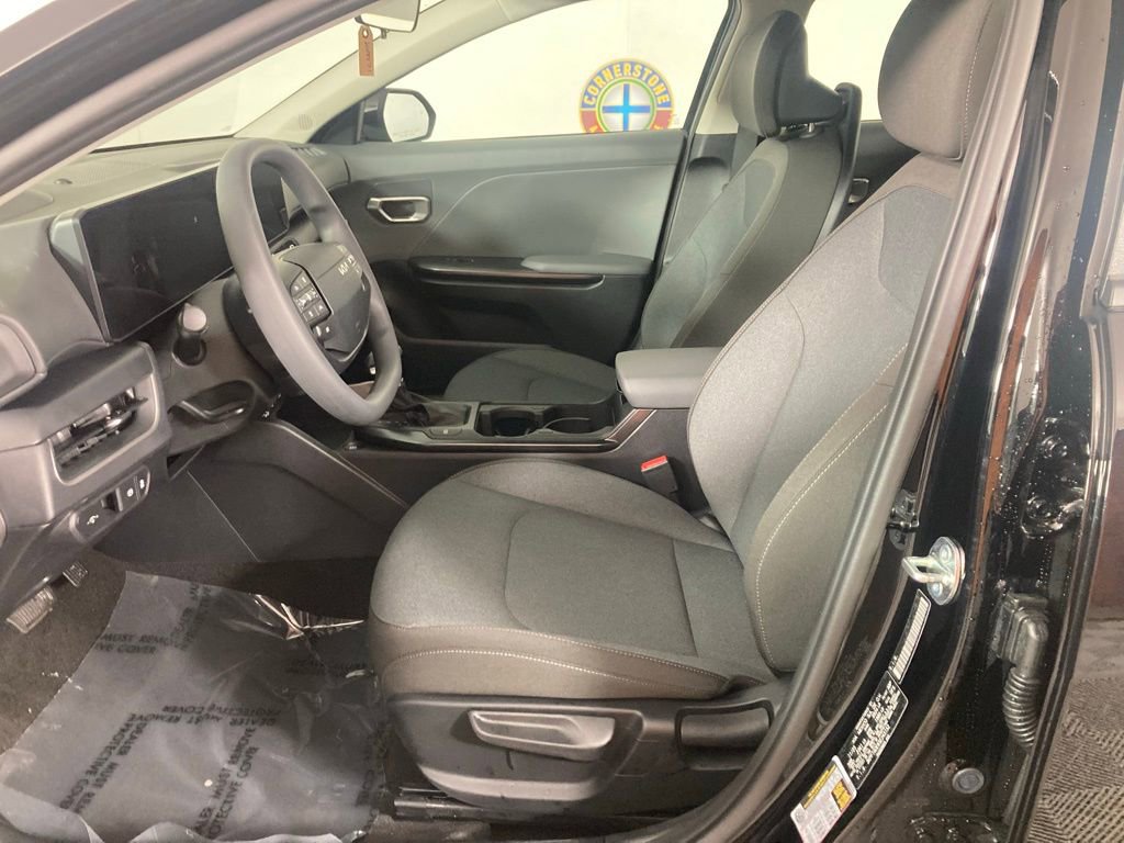 New 2025 Kia K4 LXS image 12