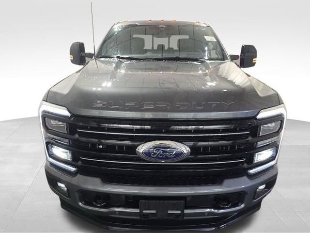 Used 2025 Ford F250 Platinum w/ FX4 Off-Road Package AWD/4WD image 2