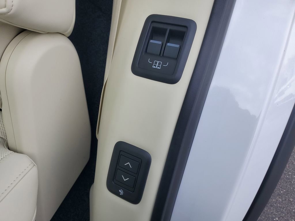 New 2026 Land Rover Range Rover Long Wheelbase SE AWD/4WD image 31