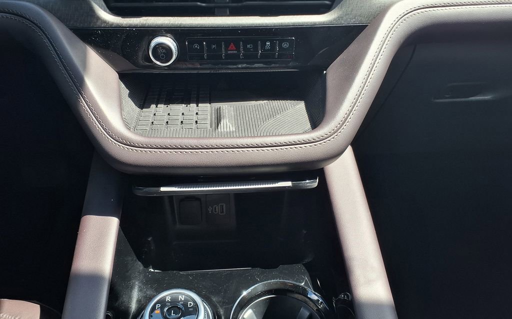 Used 2025 Ford Explorer Platinum w/ LUX Leather Package image 25