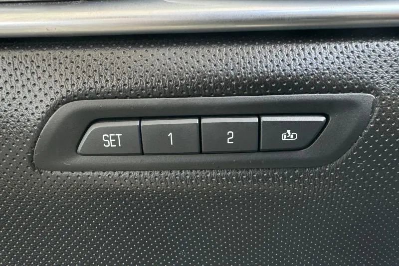 Used 2017 Cadillac XTS Luxury w/ Driver Awareness Package FWD image 42