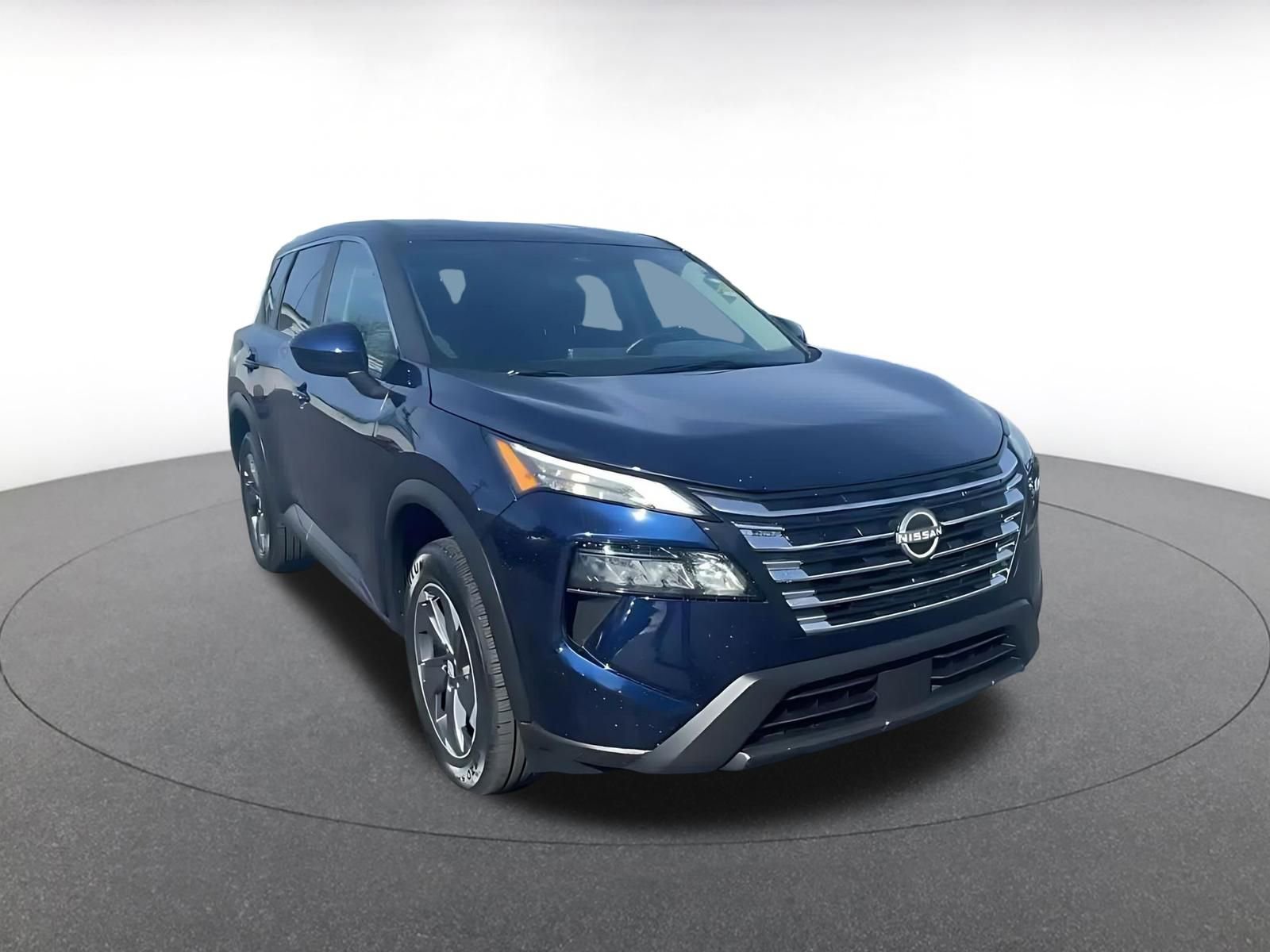 Used 2025 Nissan Rogue SV image 3