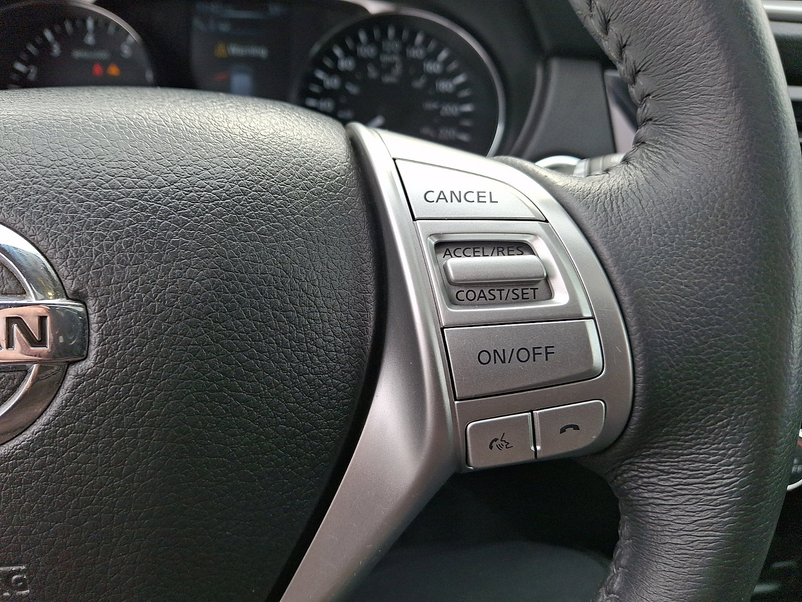 Used 2015 Nissan Rogue SL image 22