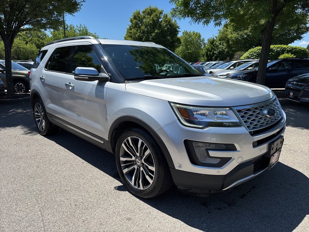 Used 2017 Ford Explorer Platinum image 4