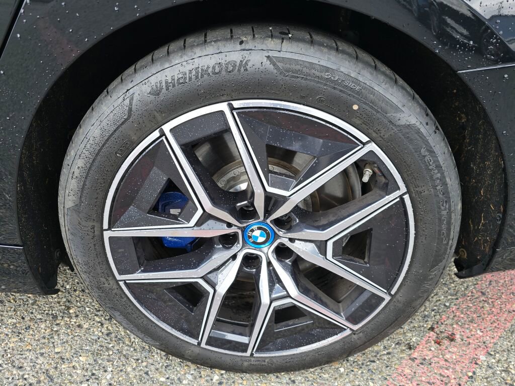 Used 2024 BMW i5 M60 w/ Premium Package image 9