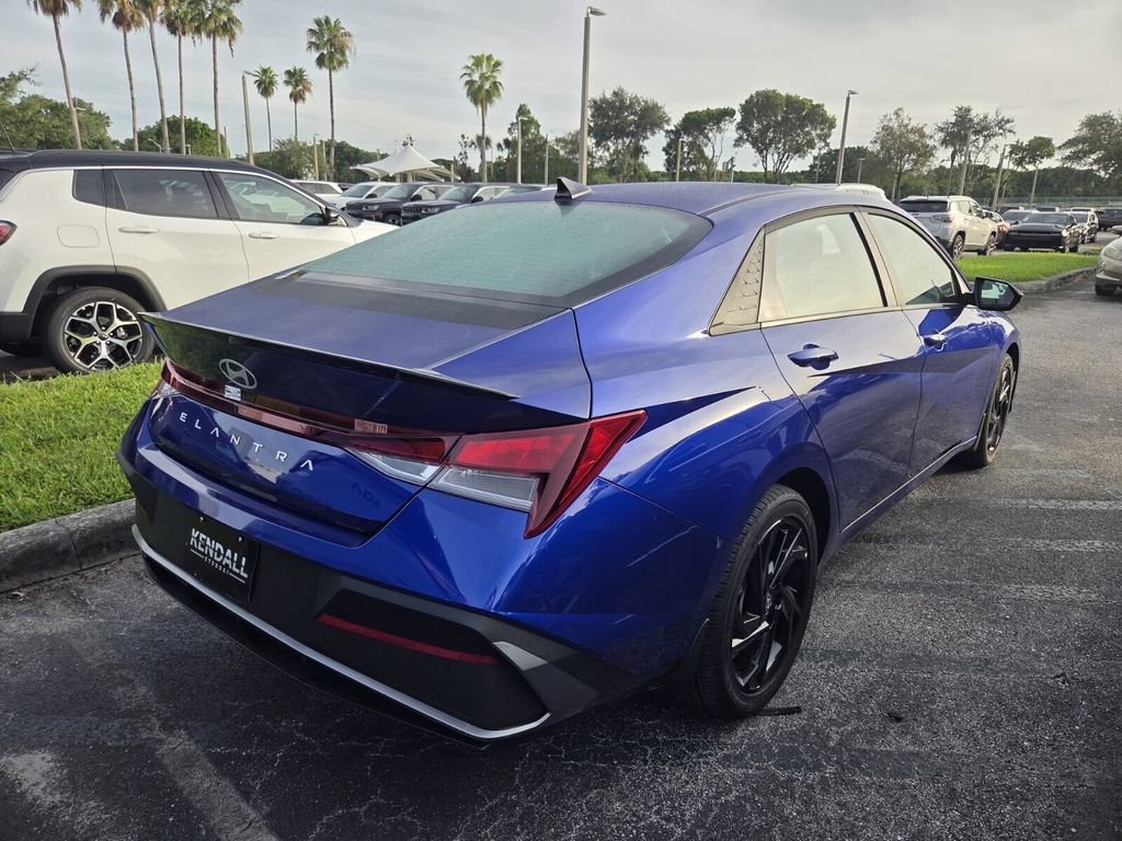 Used 2026 Hyundai Elantra Sport FWD image 5