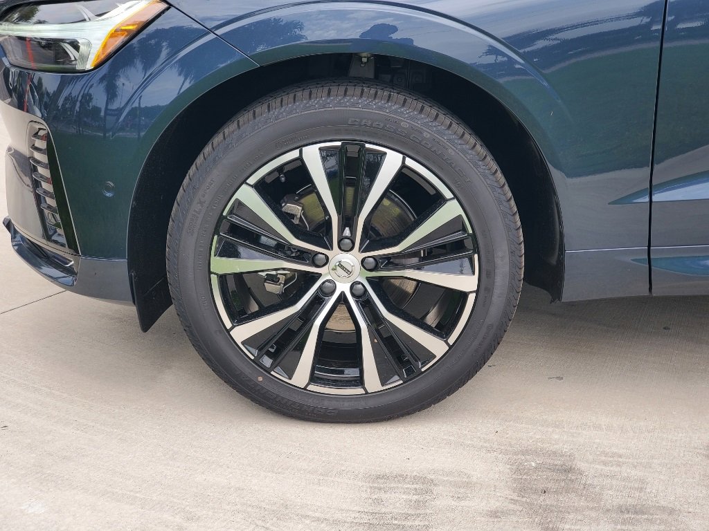 New 2025 Volvo XC60 B5 Plus w/ Protection Package Premier video 2