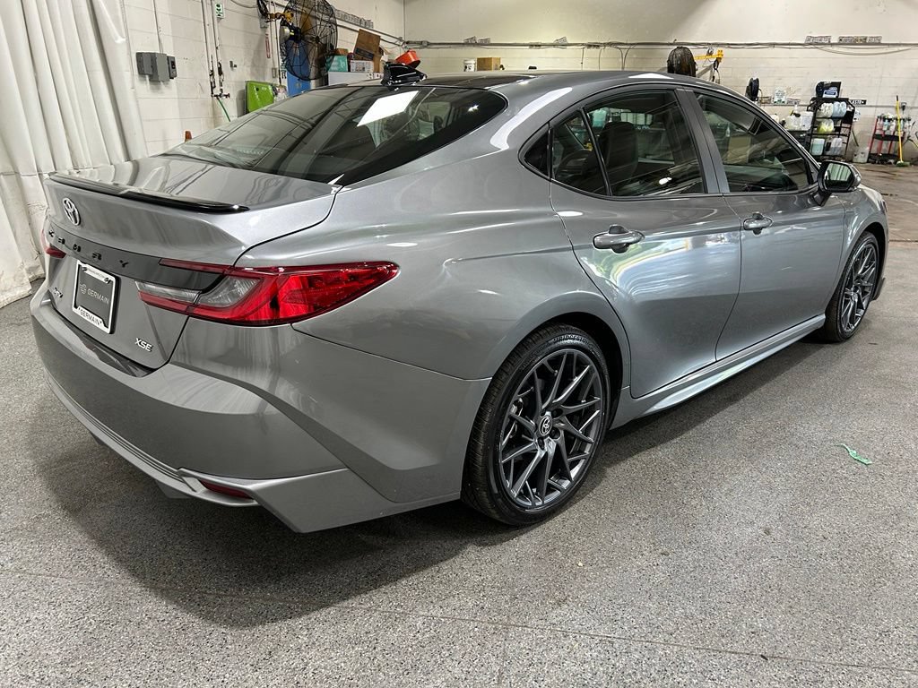 Used 2025 Toyota Camry XSE FWD image 9