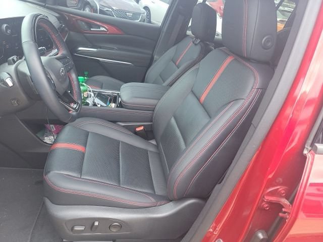 Used 2024 Chevrolet Traverse RS AWD/4WD image 9