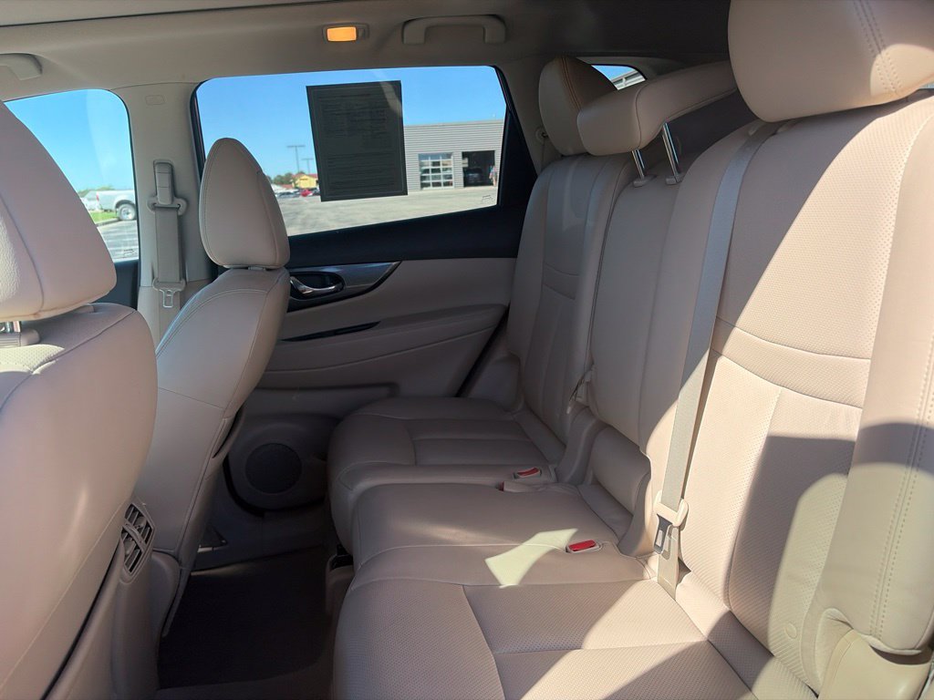 Used 2015 Nissan Rogue SL w/ SL Premium Package AWD/4WD image 13