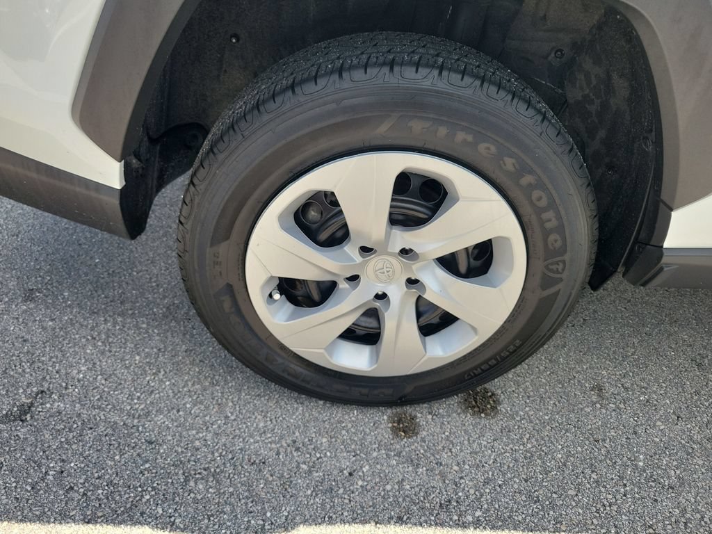 Certified 2025 Toyota RAV4 LE AWD/4WD image 30