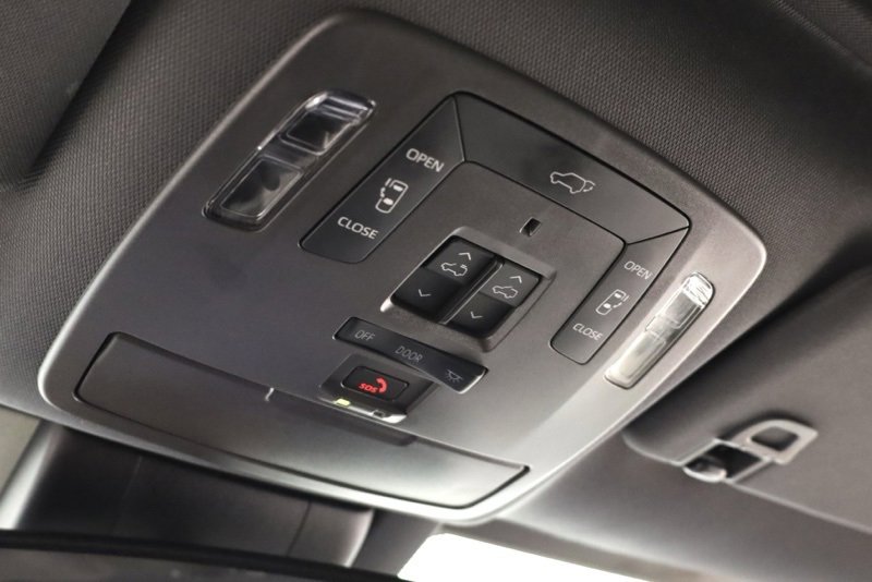 Used 2023 Toyota Sienna Platinum image 29