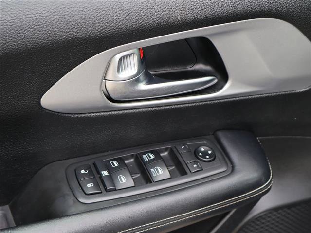 Used 2019 Chrysler Pacifica Touring Plus w/ S Appearance Package FWD image 6