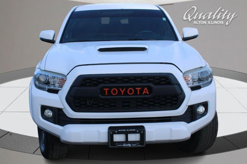 Used 2017 Toyota Tacoma TRD Off-Road image 11