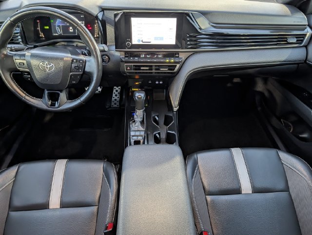 Used 2025 Toyota Camry SE FWD image 11