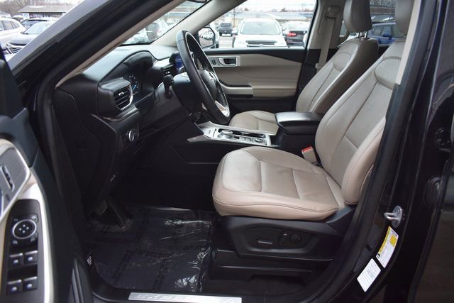 Used 2023 Ford Explorer Limited image 13