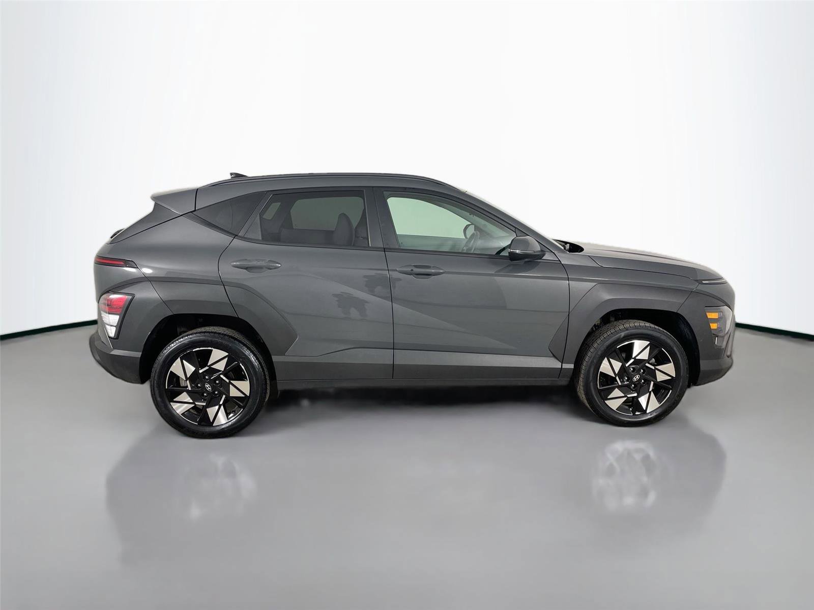Used 2025 Hyundai Kona SEL AWD/4WD image 16