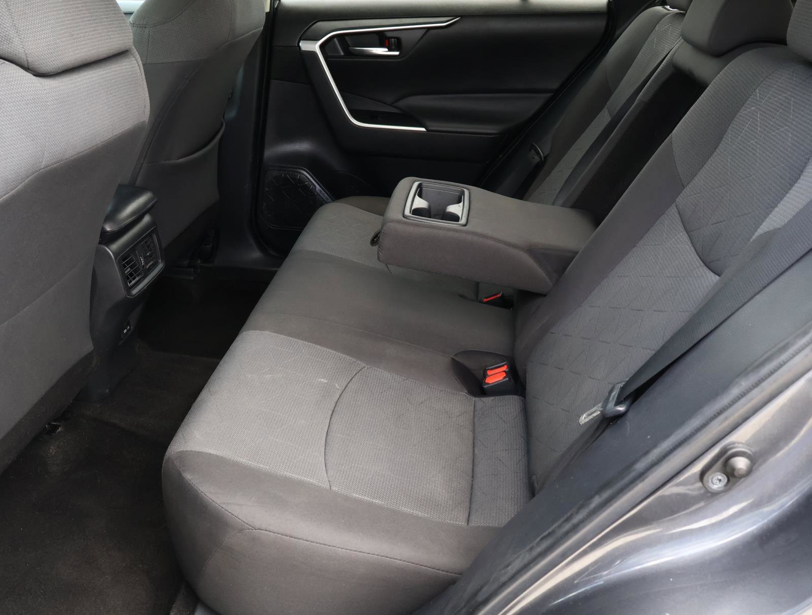 Used 2022 Toyota RAV4 XLE AWD/4WD image 19