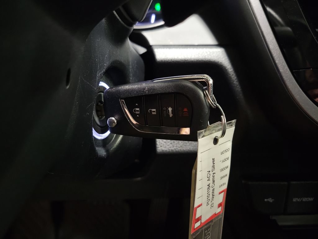 Used 2023 Toyota Camry SE AWD/4WD image 18