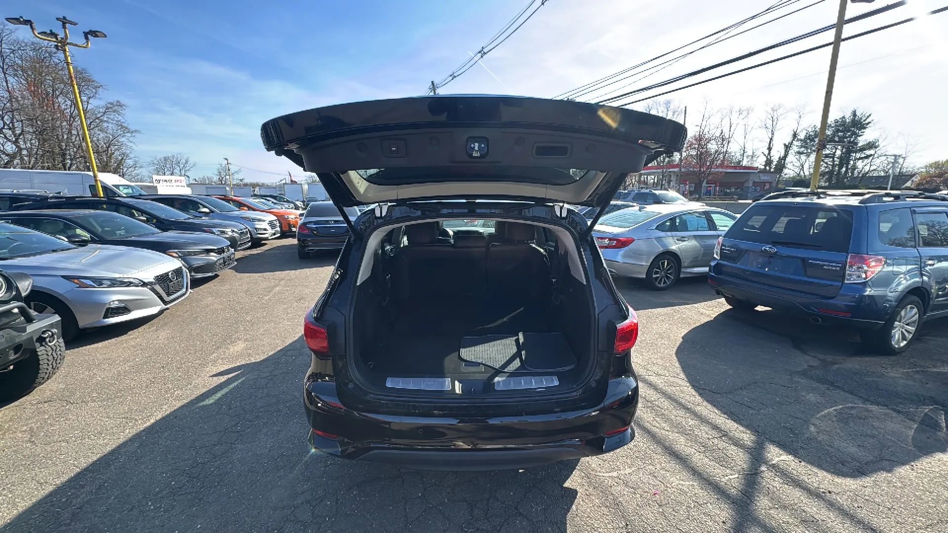 Used 2019 INFINITI QX60 Luxe w/ Essential Package image 18