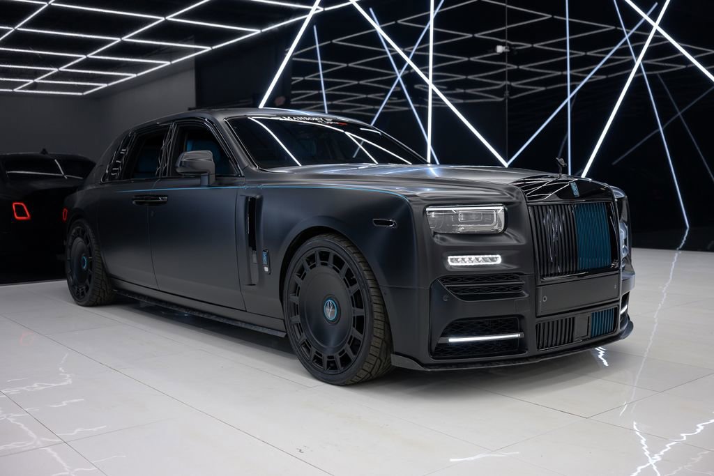 Used 2023 Rolls-Royce Phantom Sedan RWD image 5