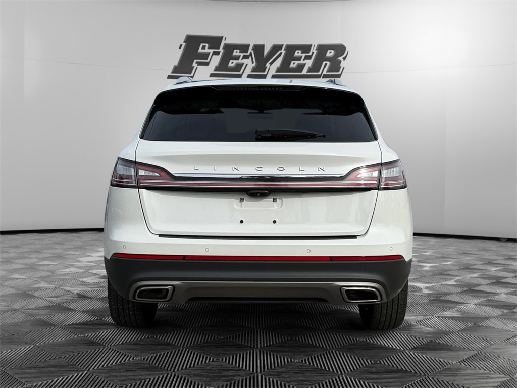 Used 2022 Lincoln Nautilus Reserve w/ Equipment Group 201A image 4