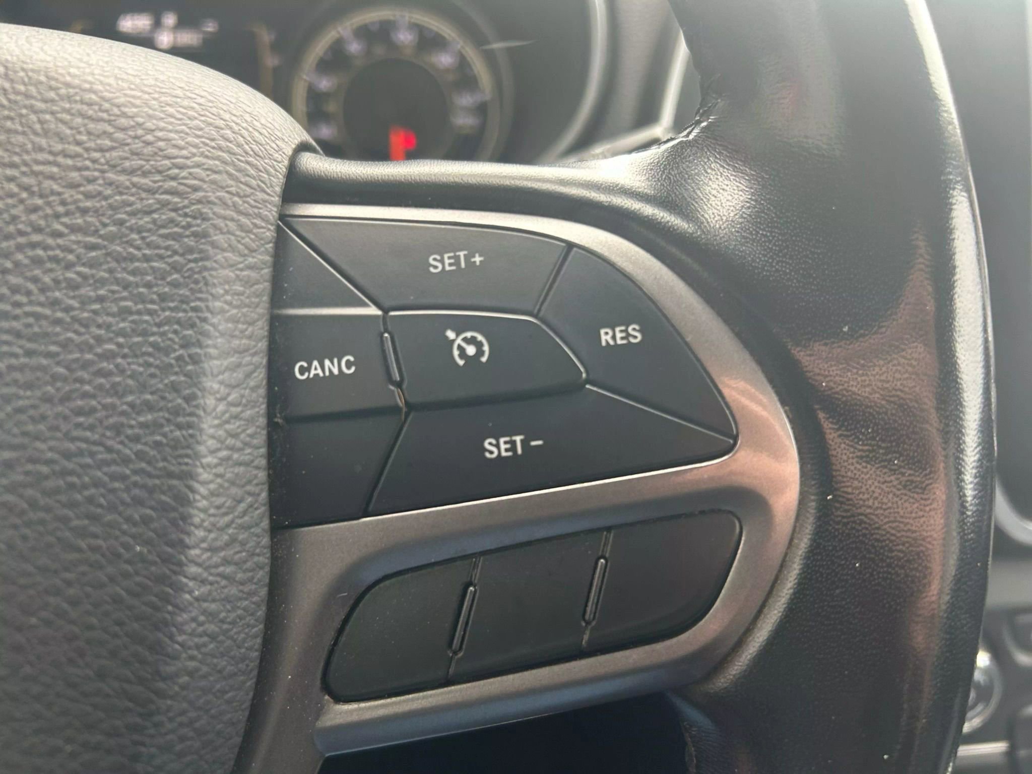 Used 2020 Jeep Cherokee Latitude Lux w/ Comfort/Convenience Group image 27