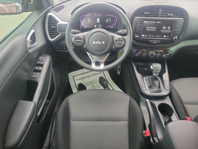 Used 2025 Kia Soul LX w/ LX Technology Package FWD image 12
