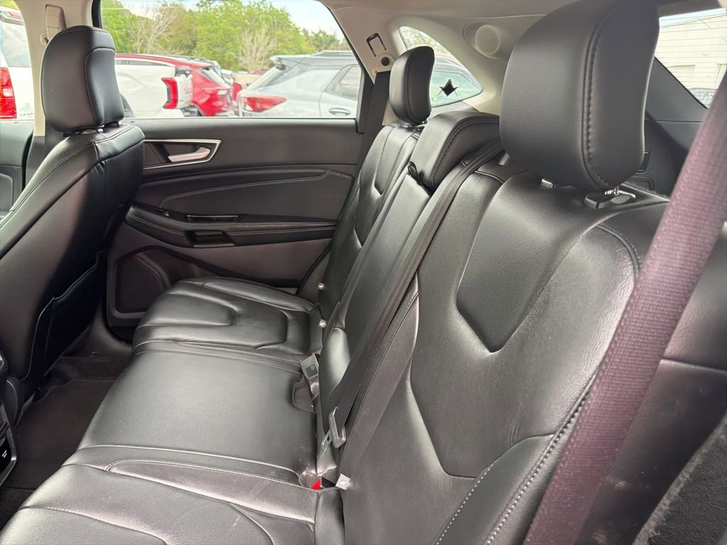 Used 2020 Ford Edge Titanium image 11