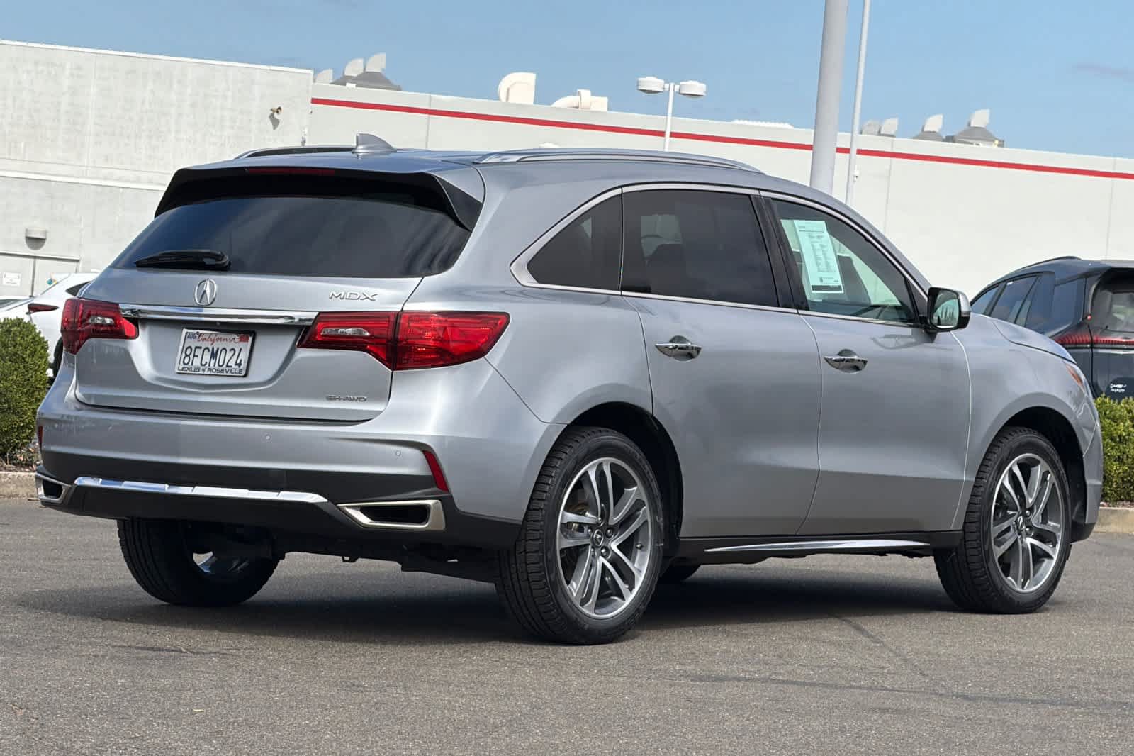 Used 2018 Acura MDX w/ Advance & Entertainment Pac AWD/4WD image 2
