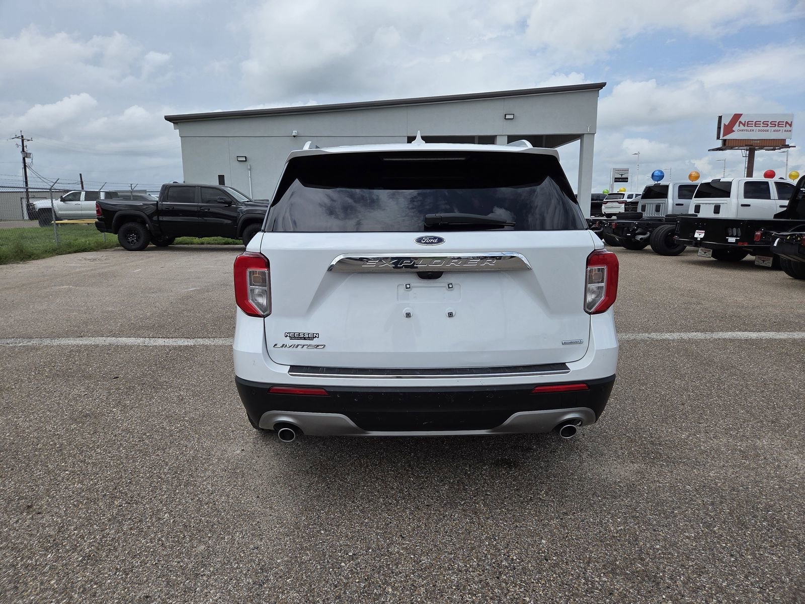 Used 2020 Ford Explorer Limited RWD image 6