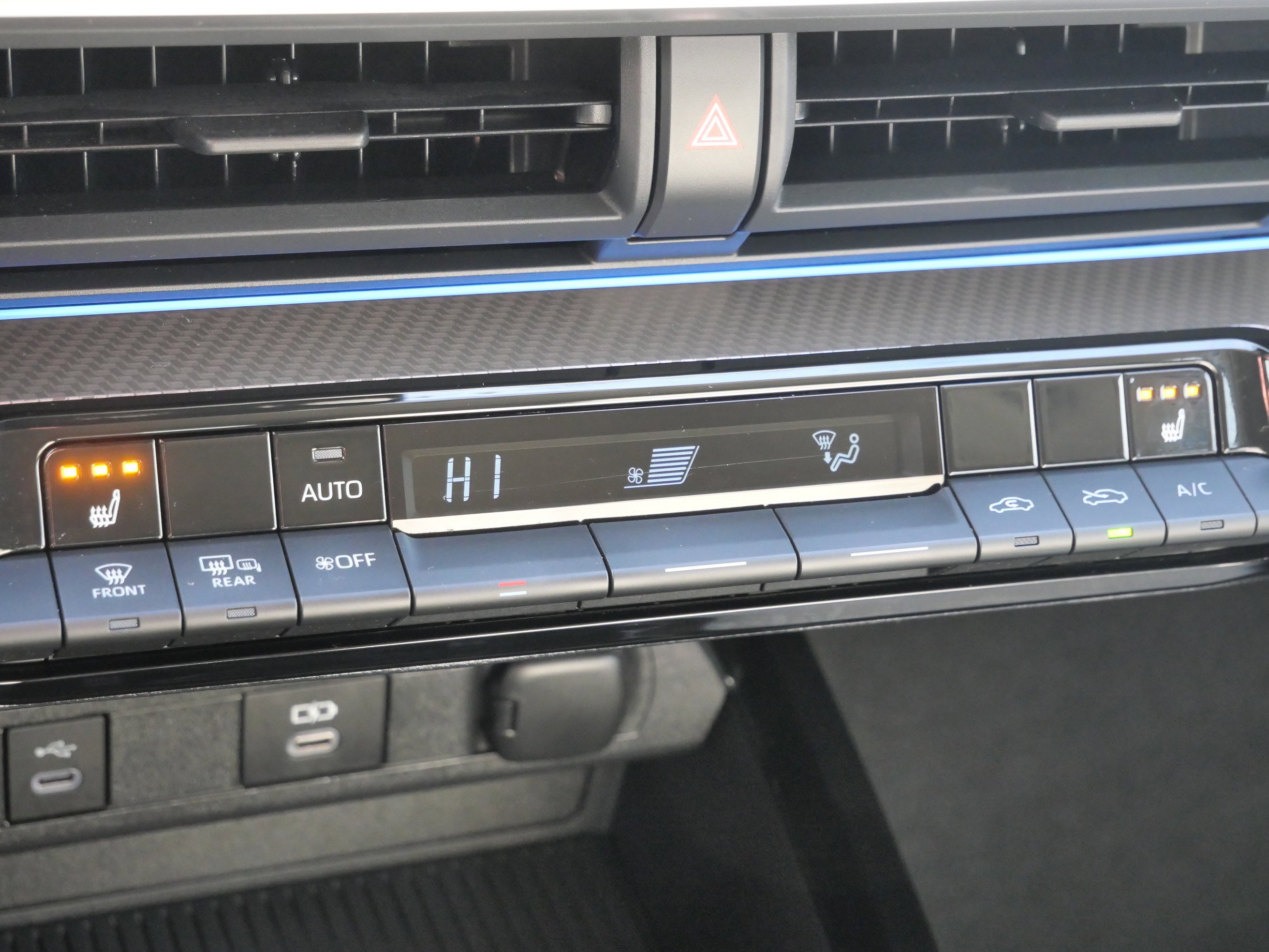 Used 2024 Toyota Prius XLE image 24