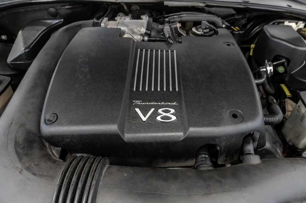 Used 2002 Ford Thunderbird RWD image 4
