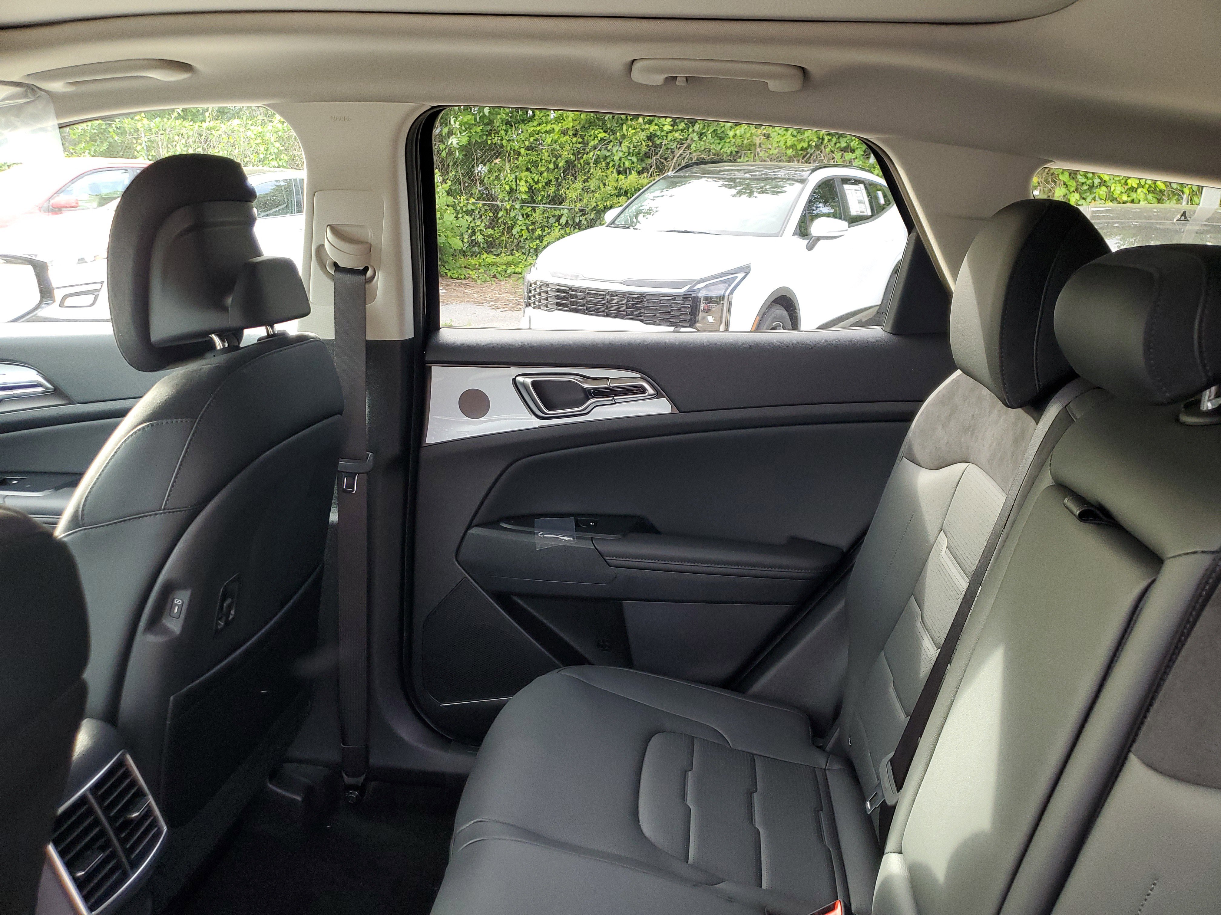 New 2026 Kia Sportage SX image 10