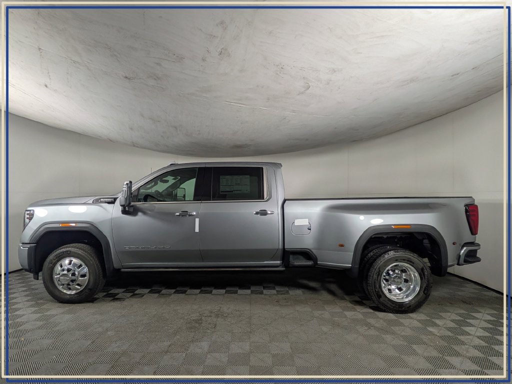 New 2026 GMC Sierra 3500 Denali Ultimate AWD/4WD image 3