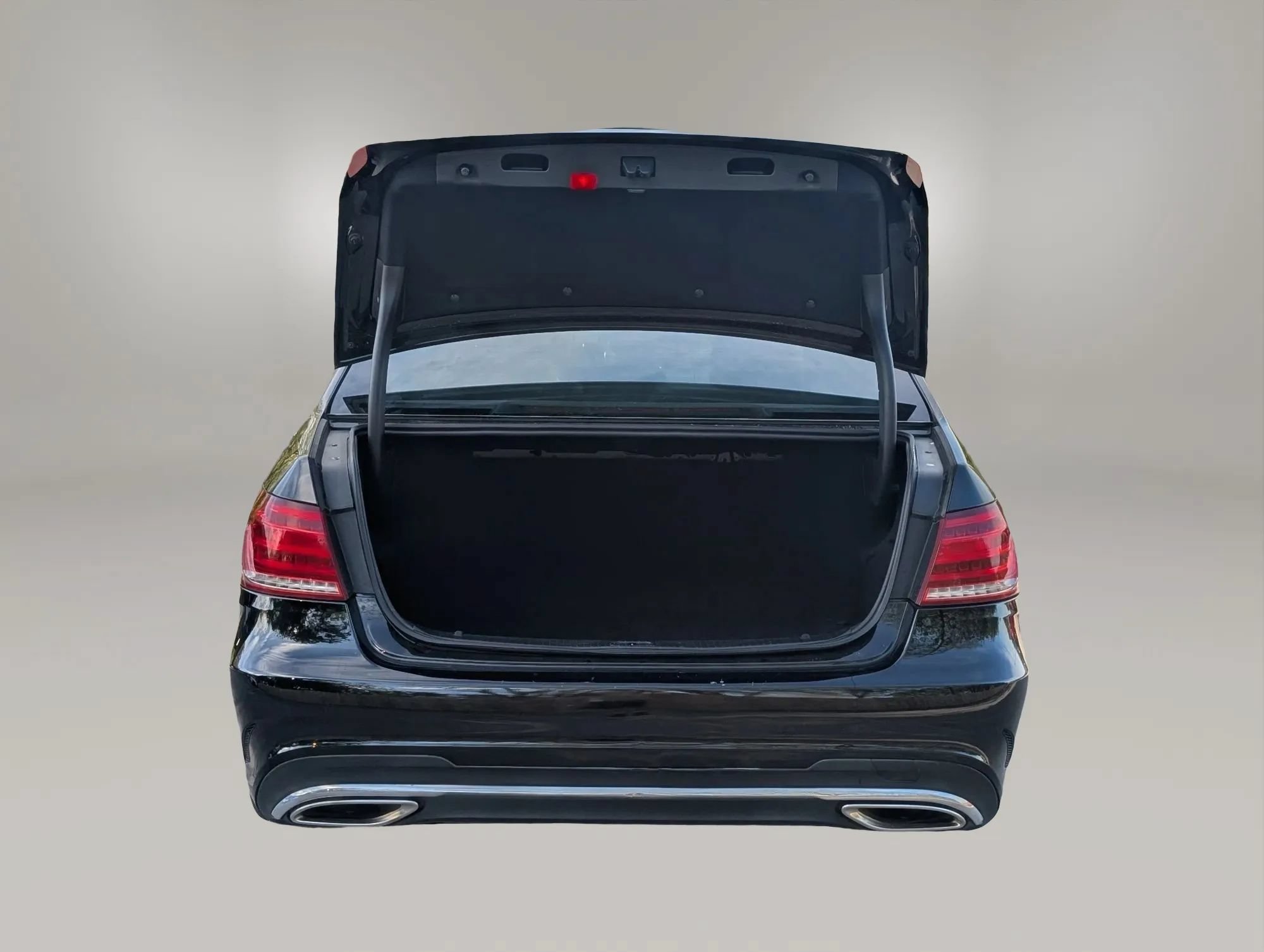 Used 2014 Mercedes-Benz E 350 Sedan image 5
