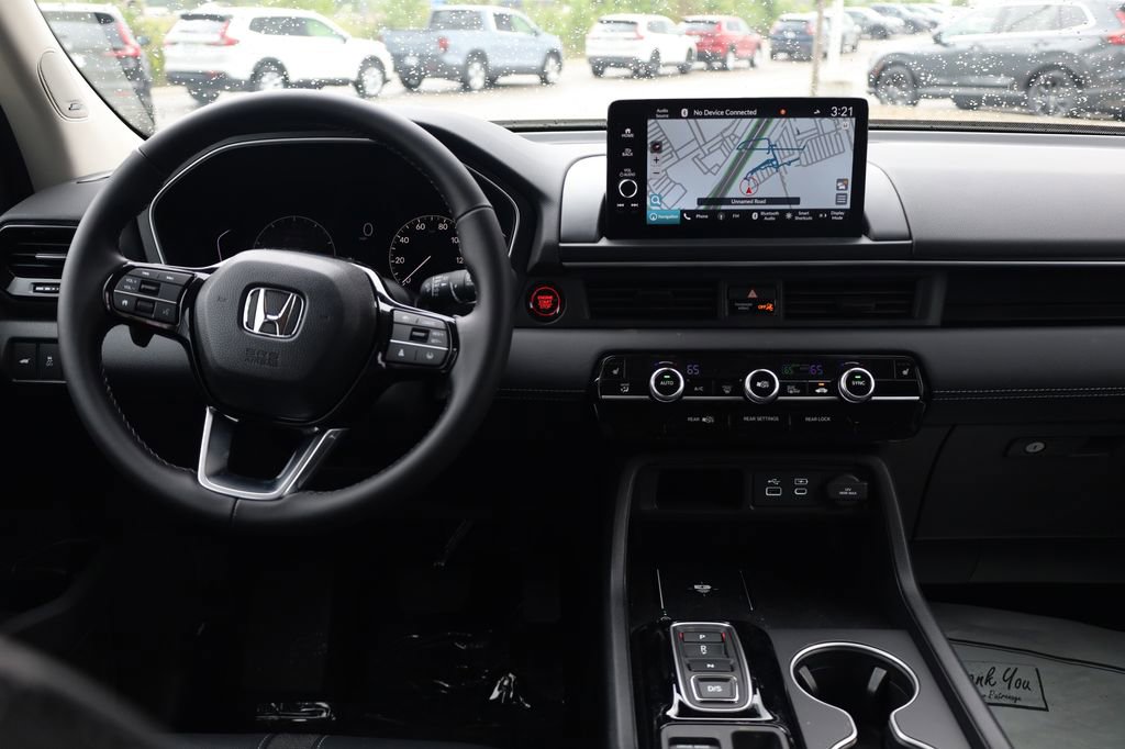 New 2025 Honda Pilot Touring image 30