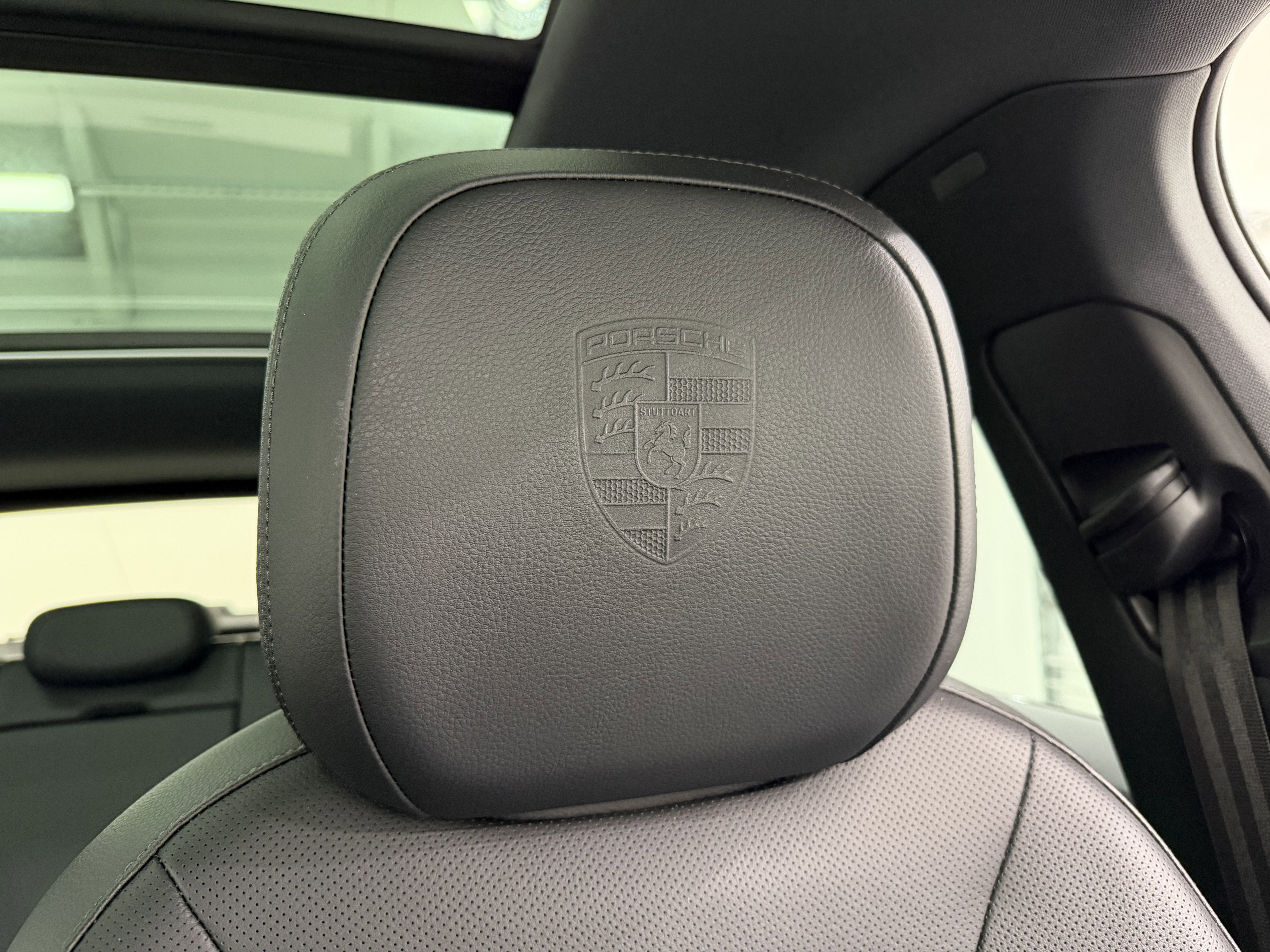 Certified 2025 Porsche Cayenne image 33