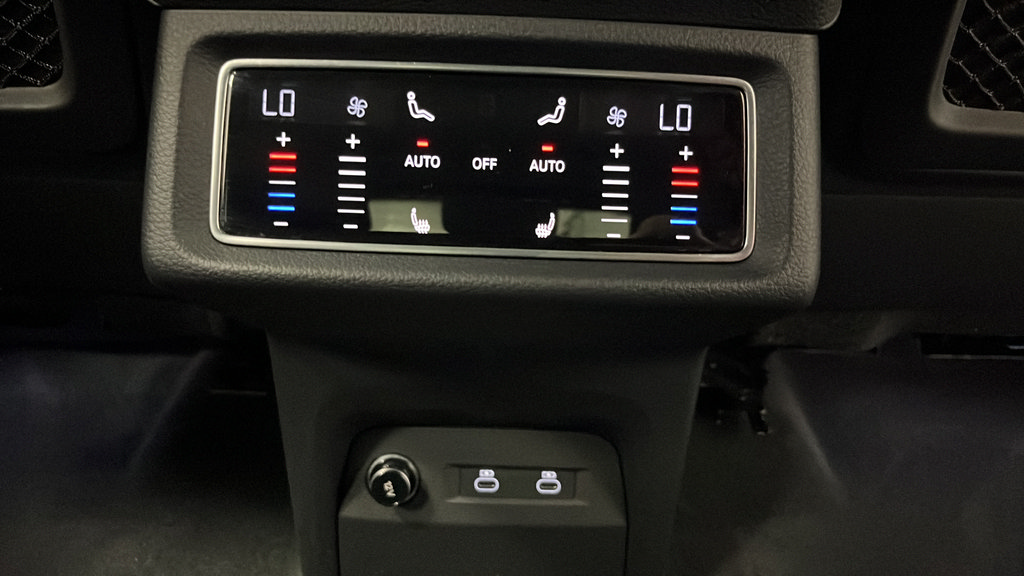 Used 2022 Audi e-tron Prestige w/ Prestige Package AWD/4WD image 34